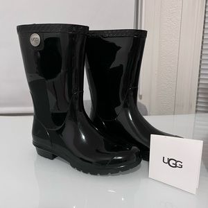 BRAND NEW- UGG RAINBOOTS
